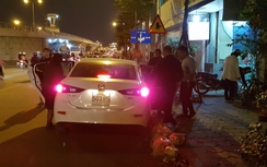 Cảnh sát hình sự làm việc với nữ tài xế chống đối CSGT