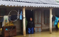 Huế: 4 người thương vong, gần 8.000 nhà dân chìm trong nước lũ