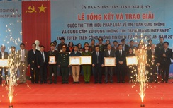 Nghệ An khuyến khích học sinh tìm hiểu pháp luật ATGT trên mạng