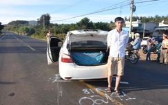 Chạy trốn CSGT, taxi chở pháo lậu gặp tai nạn