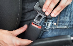 CSGT phạt ngồi ghế sau ôtô không thắt dây an toàn cách nào?