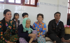 Bão Tembin suy yếu, dân mừng rỡ, bộ đội vẫn giữ lại chăm lo