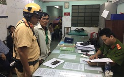 CSGT truy đuổi tay bo với kẻ cướp điện thoại giữa phố Sài Gòn