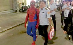 "Người nhện" bán hàng rong trên phố đi bộ bị phạt 350.000 đồng