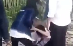 Lý do nam sinh lớp 8 bị các bạn nữ vây đánh hội đồng?