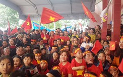 Nhà riêng thủ môn Tiến Dũng, Công Phượng "thất thủ" trước giờ bóng lăn