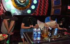 Phát hiện 5 "cậu ấm", "cô chiêu" sử dụng ma túy trong quán karaoke