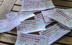 Hàng trăm người bị nhà xe "Giận mà thương" bỏ rơi trước Tết