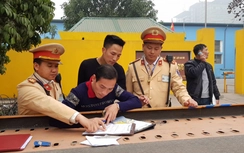 Đón lõng xe khách vòng vo, dừng đỗ quanh bến Mỹ Đình