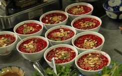 Mất Tết vì... bát tiết canh