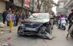 Camry điên gây tai nạn liên hoàn trên phố, nhiều người bị thương