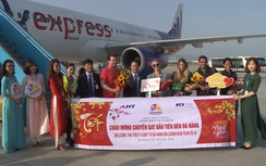 Gần 200 khách Hồng Kông bay thẳng, “xông đất” Đà Nẵng