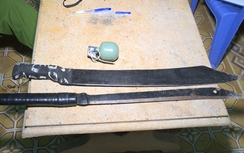 5 "nam thanh, nữ tú" hẹn nhau vào nhà vắng chủ phê ma túy