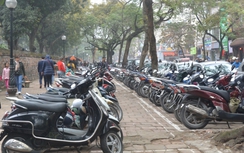 Hà Nội: Hàng loạt điểm trông giữ xe vi phạm bị xử lý