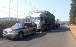 Gia Lai: Gần 20 giờ "ép" tài xế chở quá tải lên bàn cân