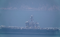 Hình ảnh đầu tiên siêu tàu sân bay USS Carl Vinson đến Đà Nẵng