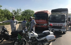 Tài xế rượt đuổi đánh nhau, đường dẫn cao tốc Long Thành ùn tắc