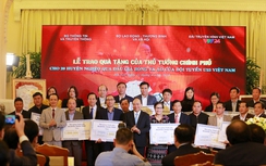 Thủ tướng trao 20 tỷ đồng cho 20 huyện nghèo trên cả nước