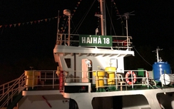 Thưởng "nóng" 500 triệu đồng cho lực lượng chữa cháy tàu Hải Hà 18