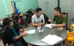 PV Báo Giao thông bị giữ, đánh chảy máu mũi khi tác nghiệp