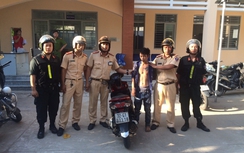 CSGT "bắt nóng" kẻ trộm xe SH trên đường đi tiêu thụ