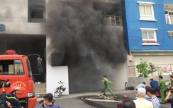 Lửa bất ngờ bùng phát trở lại tại chung cư Carina Plaza