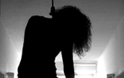 Đi ăn giỗ về, bàng hoàng thấy vợ chết trong tư thế treo cổ