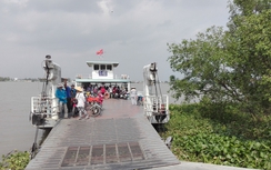 Hết phép vẫn đón khách, bến đò Cồn Khương bị đình chỉ