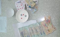 Bắt "nóng" hơn 20 con bạc sát phạt nhau bằng hình thức xóc đĩa