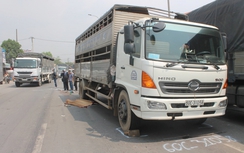Người đàn ông 49 tuổi bị xe tải chở heo kéo lê tử vong