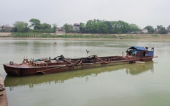 Xã dựng lều trên sông vẫn "sểnh" cát tặc: Đình chỉ nhiều cán bộ