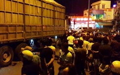 Người phụ nữ bị xe tải cán tử vong dưới chân cầu Hóa An