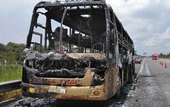 Cháy xe giường nằm Minh Mẫn, hơn 20 khách kêu la thoát chết