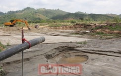 Xe chở cát "chui" hoành hành, cày nát đường dân sinh