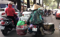 Hoảng hồn chở “nước sôi lửa bỏng” trên đường Sài Gòn tấp nập