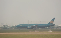 Mưa lớn, nhiều chuyến bay không thể hạ cánh xuống Tân Sơn Nhất