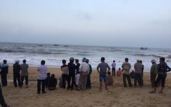 Chuyên viên phòng giáo dục đuối nước trên biển Thiên Cầm