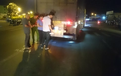 Đẩy xe đạp qua đường, người đàn ông bị container tông chết tại chỗ