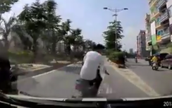 Choáng với pha tạt đầu “dẻo như bún” của thanh niên "hổ báo"