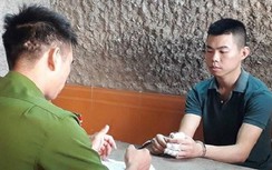 Khởi tố kẻ truy sát vợ chồng bác họ rồi cố thủ