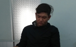 Mang dao gây sự bất thành, nam thanh niên đập phá xe xả giận