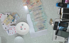 Nguyên Đội phó CSGT cùng 10 người bị bắt quả tang trên chiếu bạc