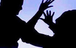 Nhậu say, gã đàn ông lẻn vào nhà hiếp dâm cụ bà 80 tuổi