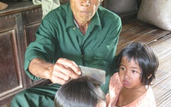 Người thương binh Pa Cô nuôi 17 trẻ mồ côi