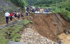 Bộ GTVT chỉ đạo khẩn đối phó mưa lũ, sớm thông đường
