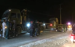 Xót xa thi thể người đàn ông nằm kẹt dưới bánh xe đầu kéo