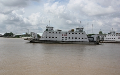 Nghi vấn người phụ nữ gieo mình tự tử trong lúc qua phà