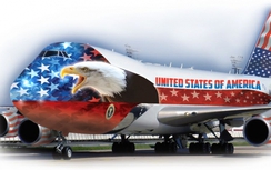 Ông Trump muốn sơn màu khác cho pháo đài bay Air Force One