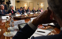 Roscosmos mời các Thượng nghị sĩ Mỹ đến phòng tập bắn