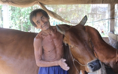 “Tỷ phú không tiền” chỉ mặc quần đùi bây giờ ra sao?